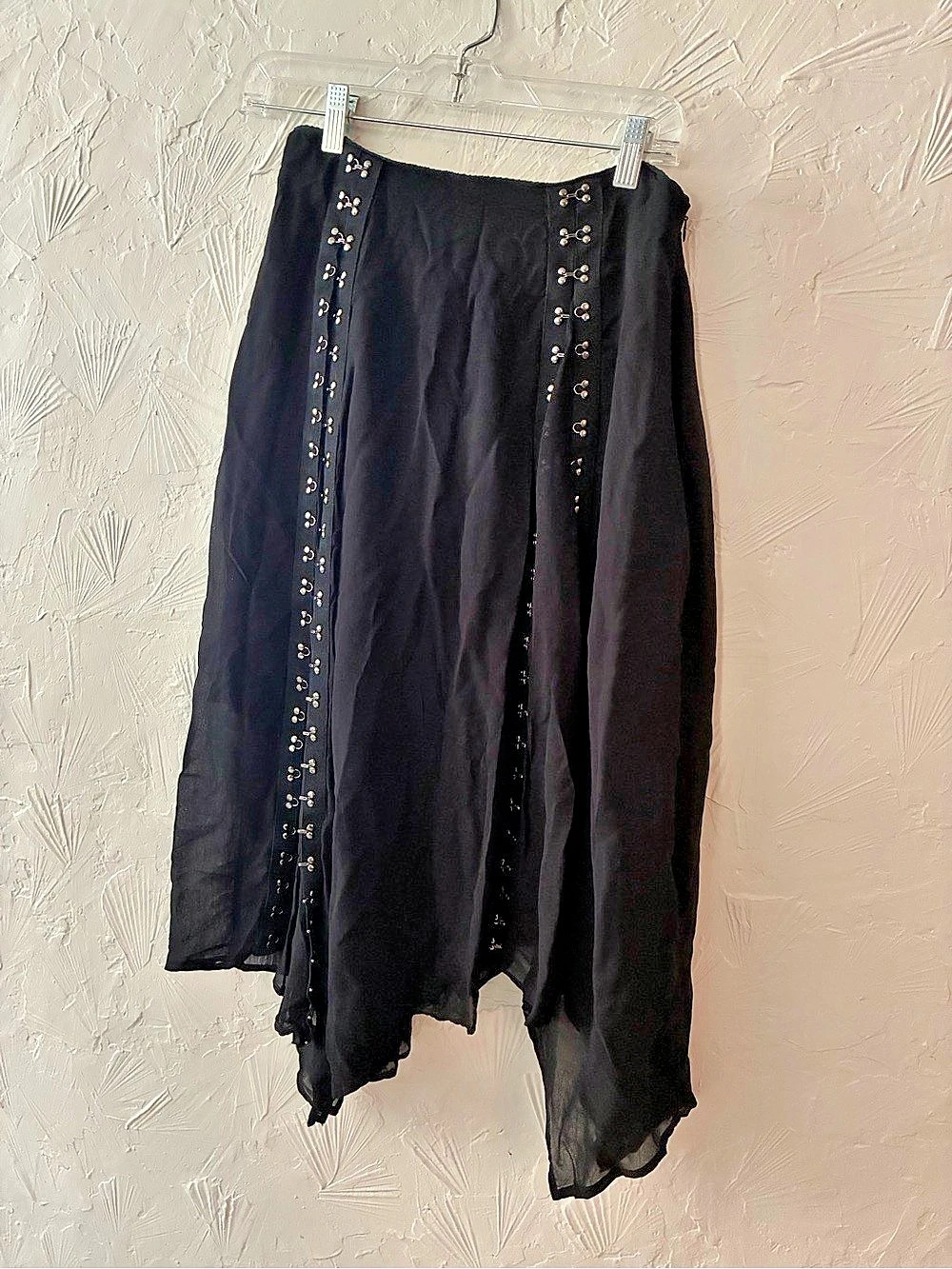 Black hook and eye detail handkerchief Skirt Like New